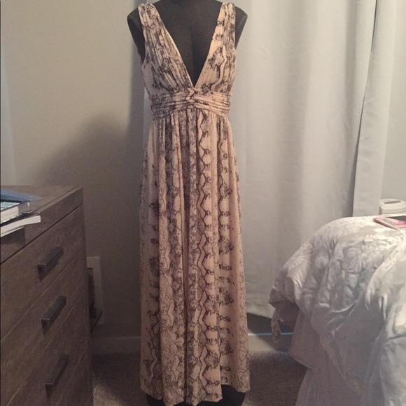 H&M Dresses & Skirts - Snakeskin print dress